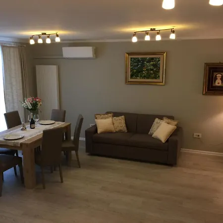 Apartament Coresi Apartment
