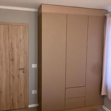 Apartament Coresi *